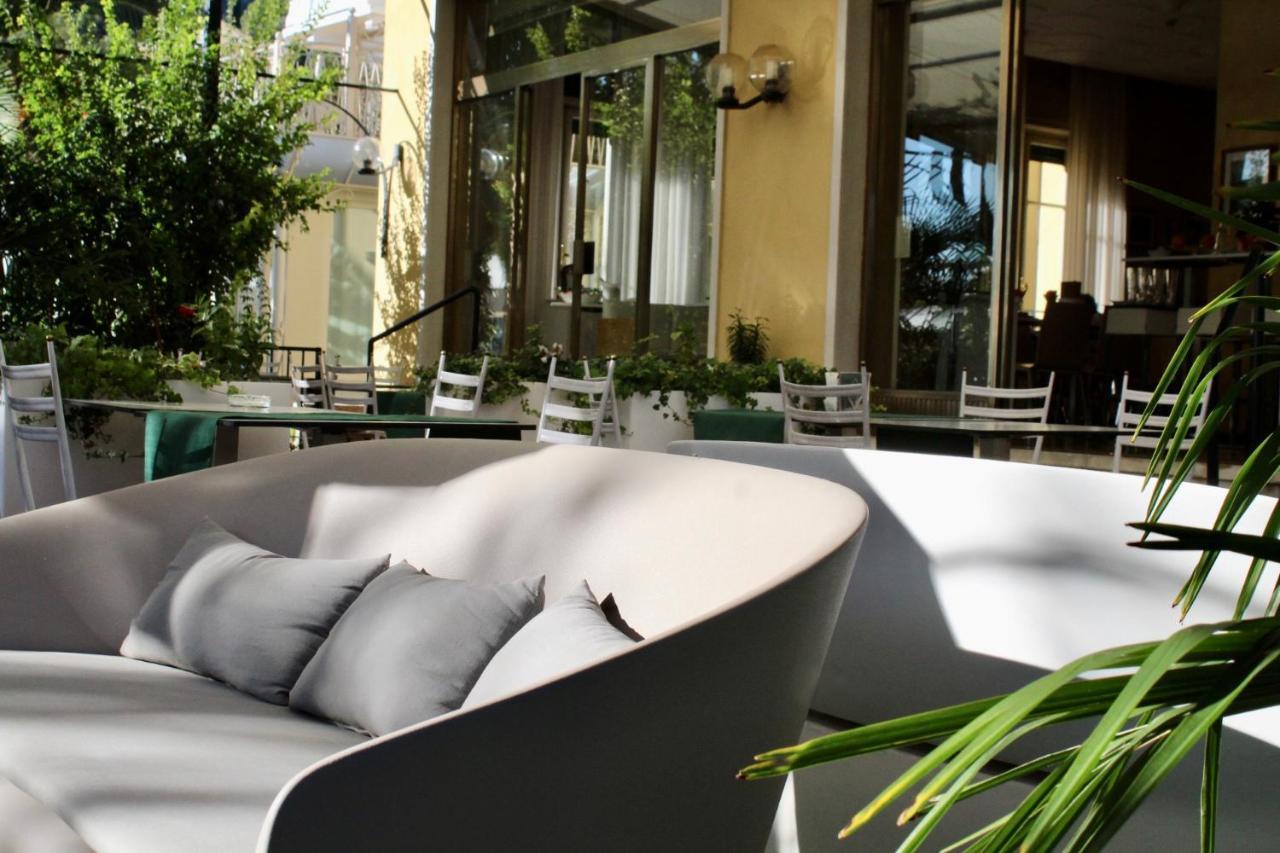 גארדה Hotel Tre Corone מראה חיצוני תמונה