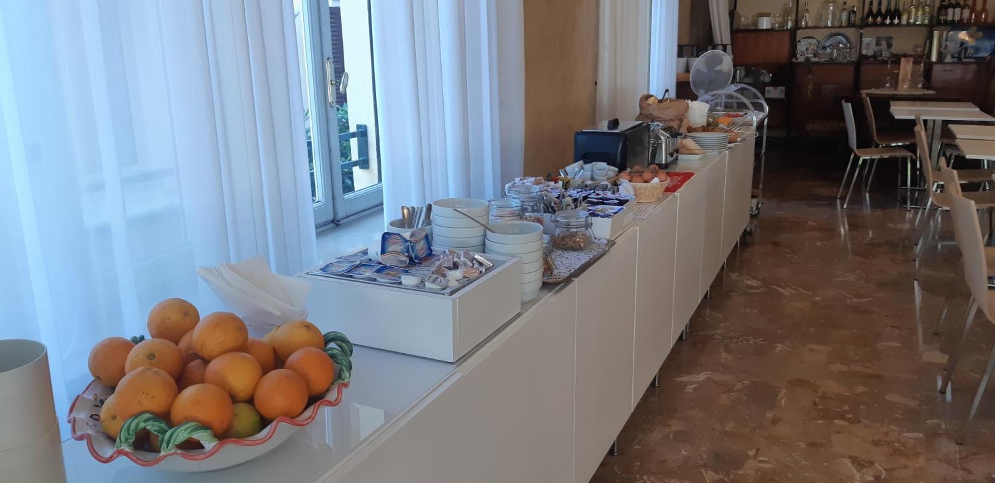 גארדה Hotel Tre Corone מראה חיצוני תמונה